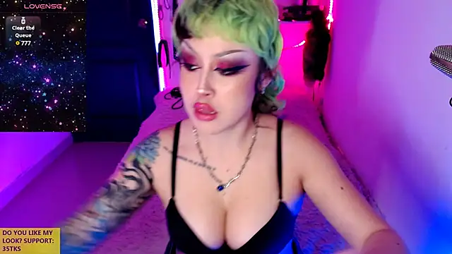 Snapshot of rosse_ivy chatting on January 15, 2025, 2:24 pm rosse ivy online show from January 15, 2025, 2:24 pm
