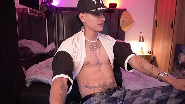 Snapshot of DemonKush-- chatting on July 19, 2026, 3:48 am DemonKush-- online show from July 19, 2026, 3:48 am