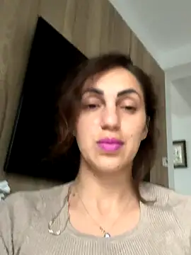 EmaSkyes online show from October 15, 2025, 6:33 am