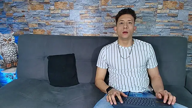 Snapshot of Maykol_Victoriasr chatting on November 18, 2025, 6:50 am Maykol Victoriasr online show from November 18, 2025, 6:50 am