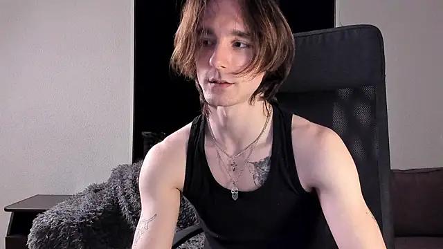 Snapshot of misterhult chatting on February 20, 2025, 8:36 pm misterhult online show from February 20, 2025, 8:36 pm