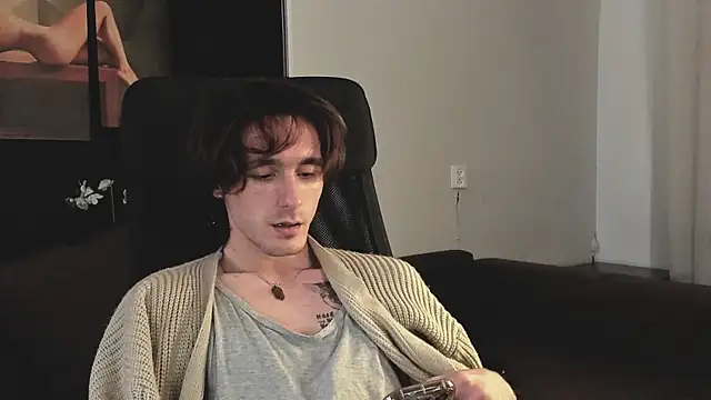 Snapshot of misterhult chatting on December 2, 2024, 6:27 pm misterhult online show from December 2, 2024, 6:27 pm
