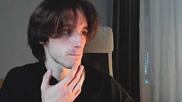 Snapshot of misterhult chatting on December 4, 2024, 8:39 am misterhult online show from December 4, 2024, 8:39 am