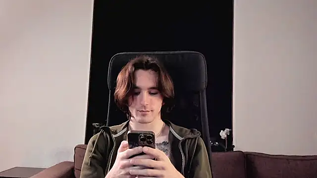 Snapshot of misterhult chatting on February 26, 2025, 11:54 am misterhult online show from February 26, 2025, 11:54 am