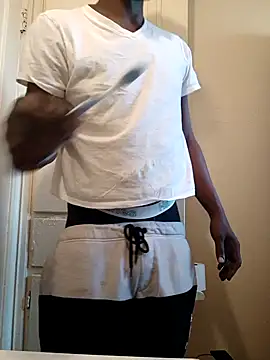 Snapshot of DaBishoo chatting on March 1, 2026, 7:47 pm DaBishoo online show from March 1, 2026, 7:47 pm