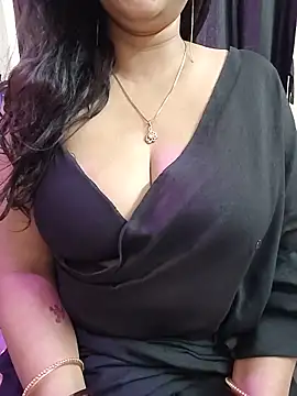 Snapshot of kaamuk_shweta chatting on May 17, 2026, 11:32 am kaamuk shweta online show from May 17, 2026, 11:32 am