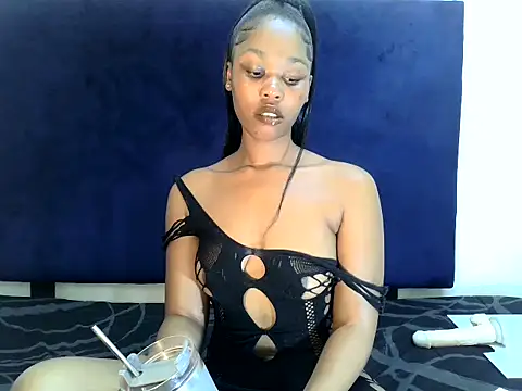 Snapshot of ReginaStar16 chatting on December 14, 2025, 7:14 am ReginaStar16 online show from December 14, 2025, 7:14 am