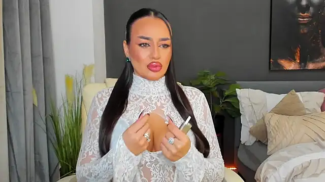 Snapshot of Sonia__Rey chatting on November 18, 2025, 9:07 pm Sonia Rey online show from November 18, 2025, 9:07 pm