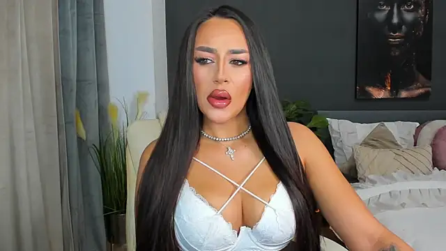 Snapshot of Sonia__Rey chatting on October 16, 2025, 2:47 pm Sonia Rey online show from October 16, 2025, 2:47 pm