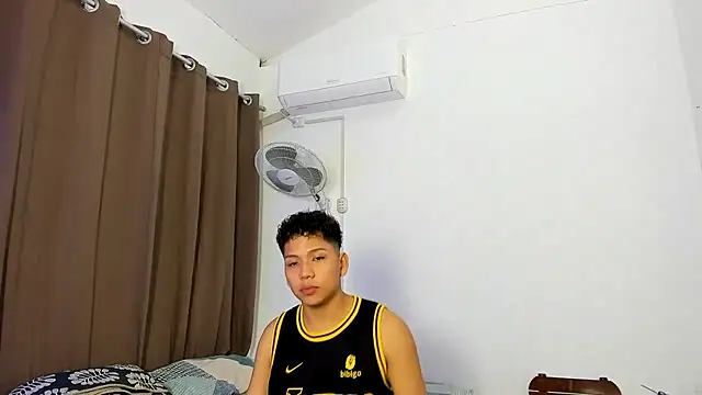Snapshot of jonmaykolrose chatting on February 12, 2025, 1:52 am jonmaykolrose online show from February 12, 2025, 1:52 am