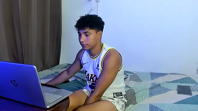 Snapshot of jonmaykolrose chatting on January 14, 2025, 2:40 am jonmaykolrose online show from January 14, 2025, 2:40 am