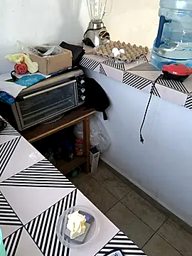 Snapshot of EmpaticBolillo chatting on November 28, 2025, 3:23 pm EmpaticBolillo online show from November 28, 2025, 3:23 pm