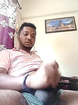 Snapshot of Mmm992170 chatting on March 11, 2026, 7:13 am Mmm992170 online show from March 11, 2026, 7:13 am