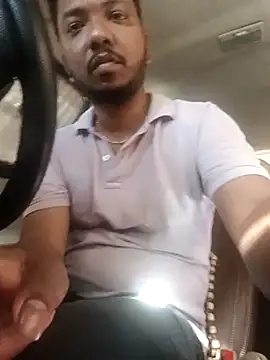 Snapshot of Mmm992170 chatting on February 19, 2025, 10:56 am Mmm992170 online show from February 19, 2025, 10:56 am