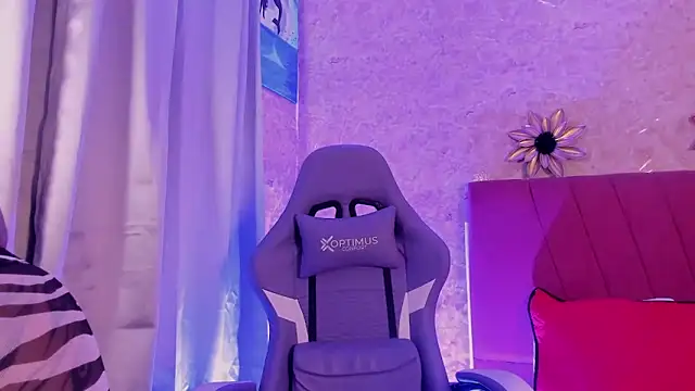 Snapshot of LorenaStevens chatting on November 12, 2025, 1:04 pm LorenaStevens online show from November 12, 2025, 1:04 pm