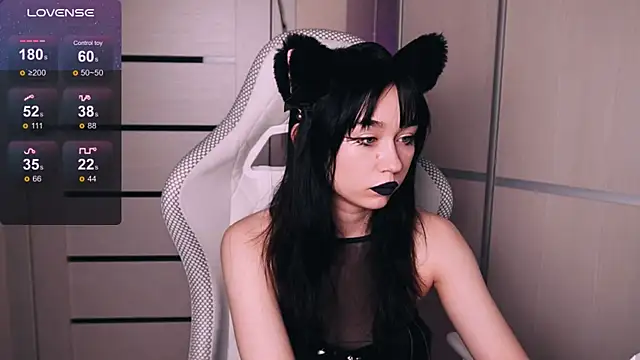 Snapshot of Kimiko__ chatting on June 5, 2026, 12:26 am Kimiko online show from June 5, 2026, 12:26 am