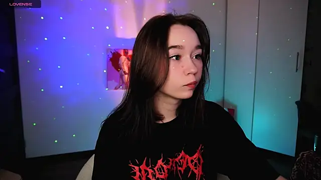 Snapshot of Kimiko__ chatting on March 2, 2025, 8:57 pm Kimiko online show from March 2, 2025, 8:57 pm