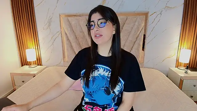 Snapshot of Amelie_saenz chatting on June 20, 2026, 11:59 am Amelie saenz online show from June 20, 2026, 11:59 am