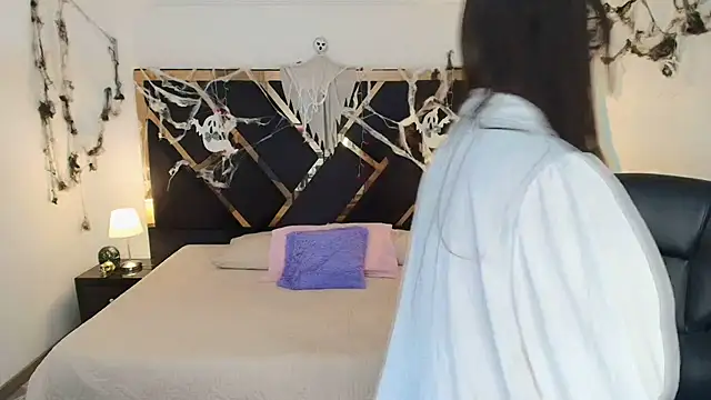 Amelie saenz online show from November 13, 2025, 7:51 pm