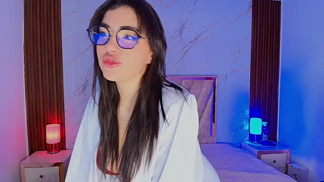 Amelie saenz online show from July 10, 2026, 12:05 pm