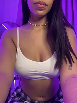 -Naomyy- online show from February 5, 2025, 12:20 am