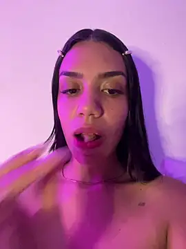 -Naomyy- online show from January 25, 2025, 2:37 am