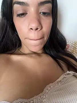 -Naomyy- online show from December 29, 2024, 1:38 pm