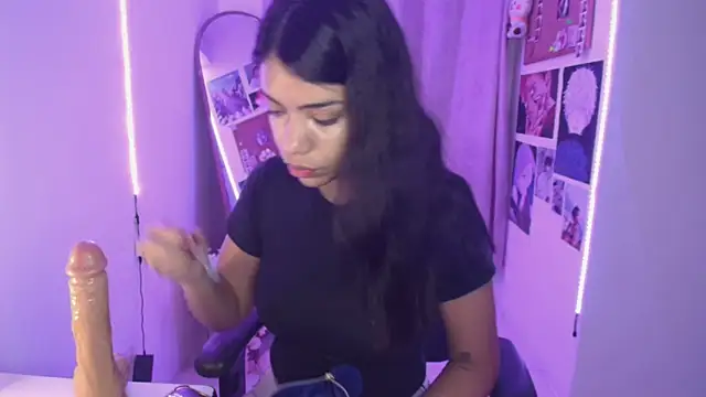 -Naomyy- online show from December 15, 2024, 11:20 pm