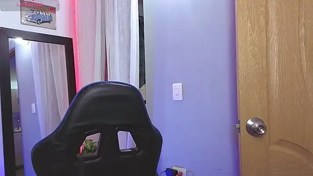 Snapshot of Veronica_111 chatting on February 13, 2026, 1:38 am Veronica 111 online show from February 13, 2026, 1:38 am