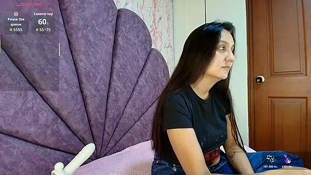 Snapshot of _alaia_collway_ chatting on May 13, 2026, 12:34 pm alaia collway online show from May 13, 2026, 12:34 pm