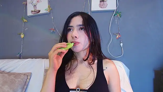 Snapshot of adara_johnson__ chatting on March 7, 2026, 1:05 pm adara johnson online show from March 7, 2026, 1:05 pm