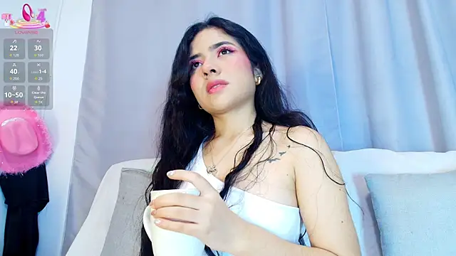 adara johnson   online show from November 10, 2025, 11:48 am