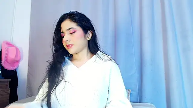 adara johnson   online show from November 5, 2025, 11:46 am