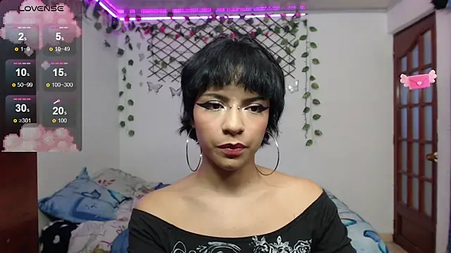 Snapshot of kathina_t chatting on September 24, 2025, 8:04 pm kathina t online show from September 24, 2025, 8:04 pm