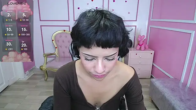 Snapshot of kathina_t chatting on January 31, 2025, 1:43 am kathina t online show from January 31, 2025, 1:43 am