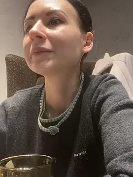 Snapshot of Starry_Siren chatting on October 29, 2025, 2:49 pm Starry Siren online show from October 29, 2025, 2:49 pm