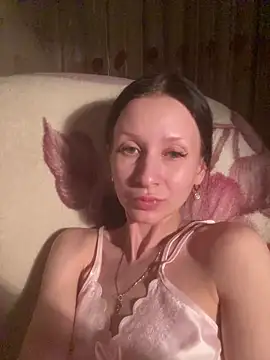 Snapshot of Starry_Siren chatting on April 6, 2026, 7:15 pm Starry Siren online show from April 6, 2026, 7:15 pm