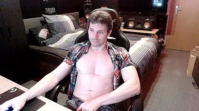 Snapshot of dreamwallker21 chatting on March 27, 2026, 8:43 pm dreamwallker21 online show from March 27, 2026, 8:43 pm