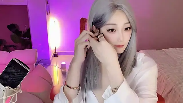 Daisy-77 online show from October 10, 2025, 1:12 pm