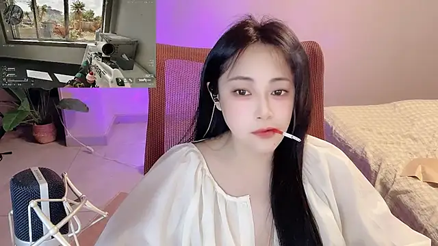 Daisy-77 online show from April 22, 2026, 12:01 pm