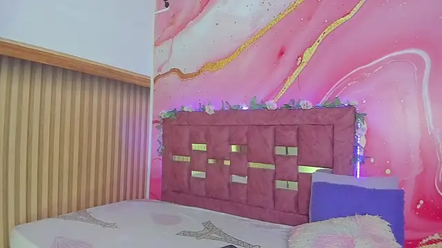 Daisy  rose online show from June 22, 2026, 2:50 am