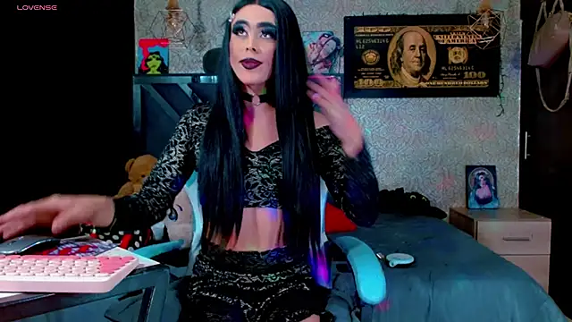 Perla Hotcortes online show from October 20, 2025, 9:37 pm