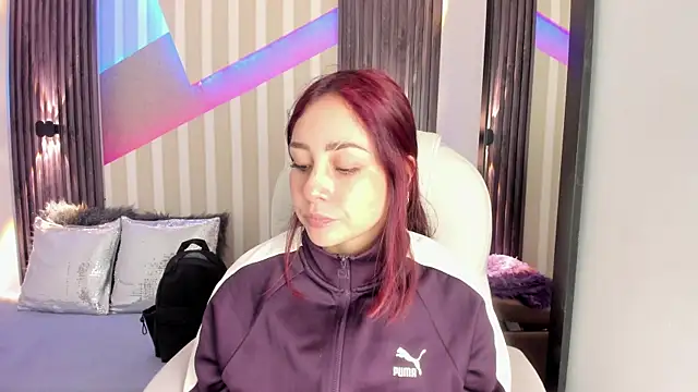 Snapshot of emily_layton chatting on November 25, 2025, 3:23 pm emily layton online show from November 25, 2025, 3:23 pm