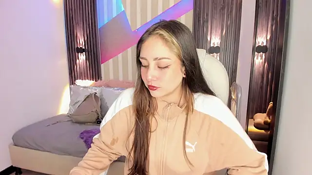 Snapshot of emily_layton chatting on October 29, 2025, 2:38 pm emily layton online show from October 29, 2025, 2:38 pm