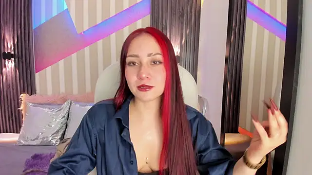 Snapshot of emily_layton chatting on October 30, 2025, 2:36 pm emily layton online show from October 30, 2025, 2:36 pm