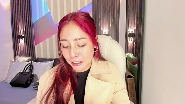 Snapshot of emily_layton chatting on November 15, 2025, 3:38 pm emily layton online show from November 15, 2025, 3:38 pm