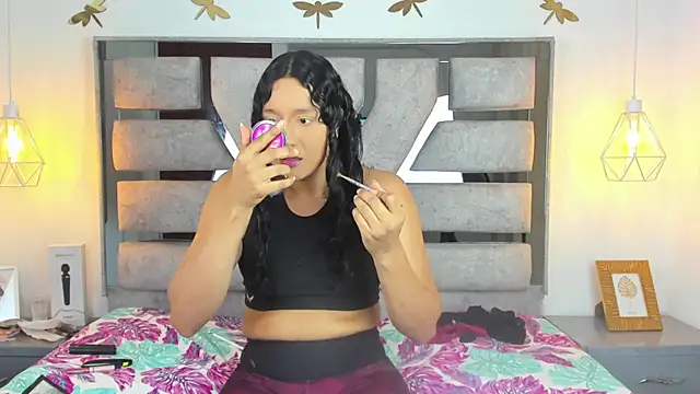 Alison Chan  online show from December 17, 2025, 3:28 pm