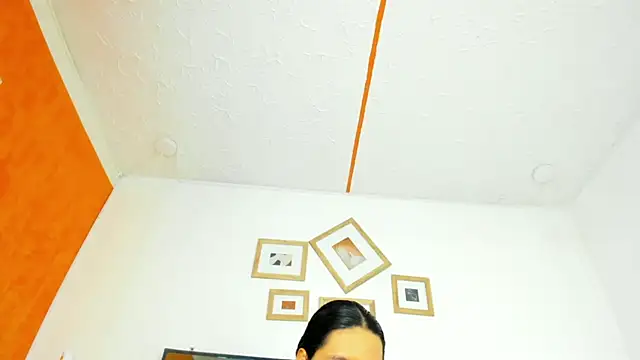 Alison Chan  online show from July 3, 2026, 9:21 pm
