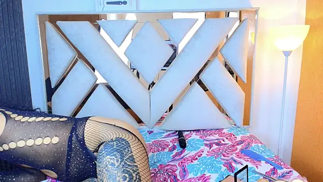 Alison Chan  online show from October 21, 2025, 2:38 pm