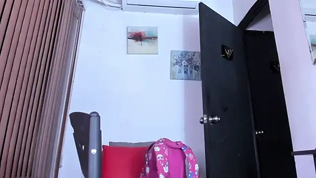 Snapshot of alondrabigtits chatting on March 19, 2026, 9:31 am alondrabigtits online show from March 19, 2026, 9:31 am